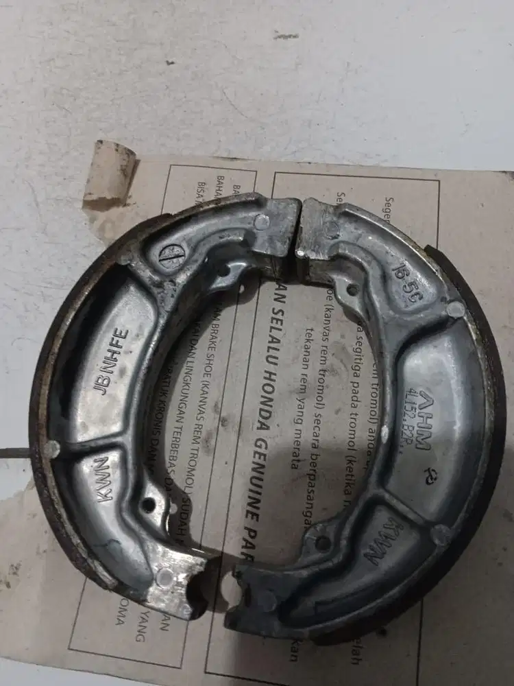 Kampas rem belakang vario/ beat kondisi tebal