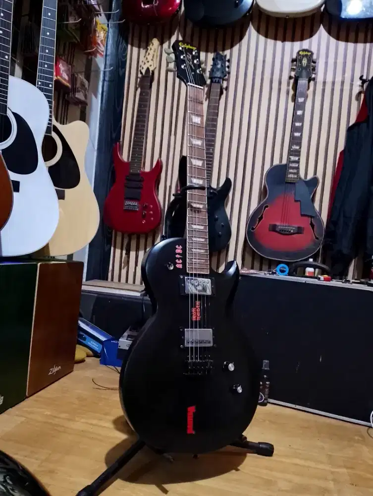 Gitar listrik bekas model lespaul kastem