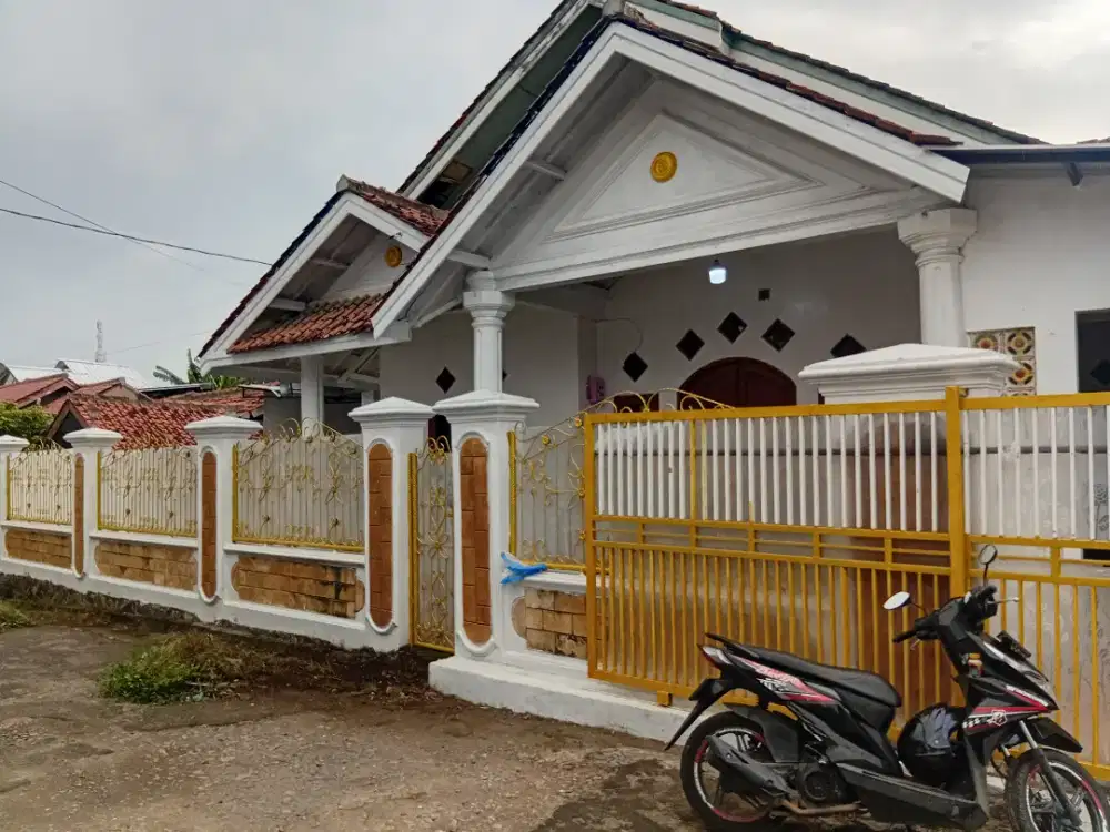 Rumah  Di komplek ciputat Dekat pasar Rau