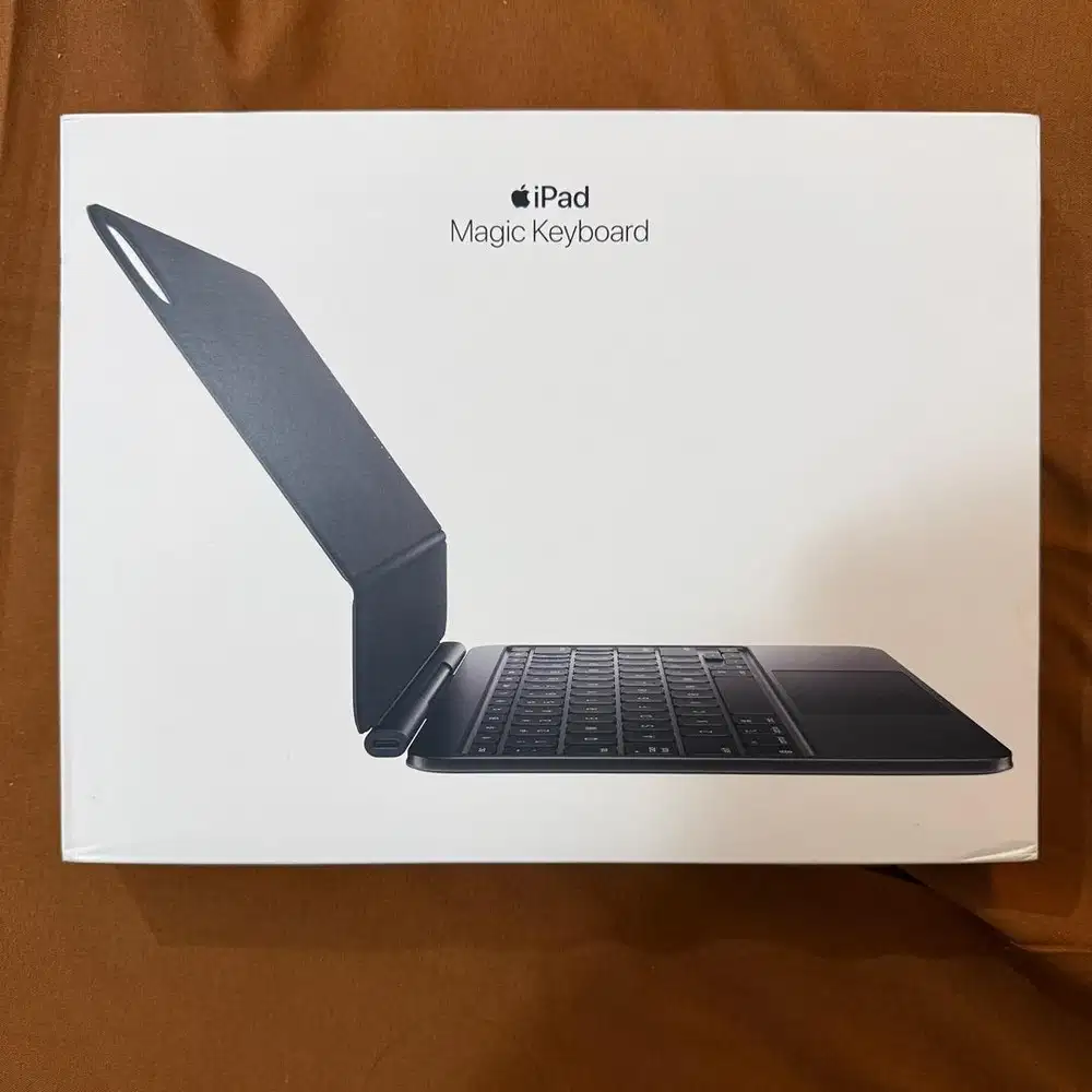 Apple Magic Keyboard for Ipad Pro M4 11” BNOB, Bonus MAGEASY case