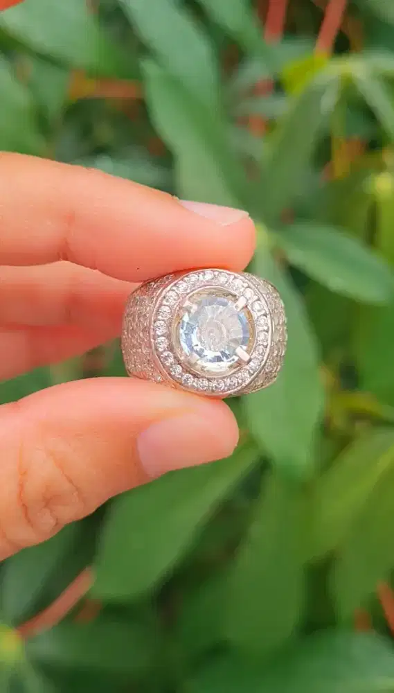 Natural Aquamarine Light Blue 1.49 ct Origin Brazil (Bersertifikat)