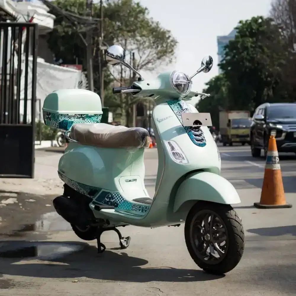 VESPA LX iget BATIK VERSION 2023 BRAND NEW
‎