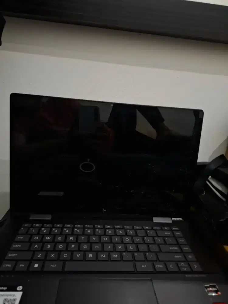 HP Envy x360 15 Ryzen 5 7000 Series - Layar Retak (Kerusakan Fisik)