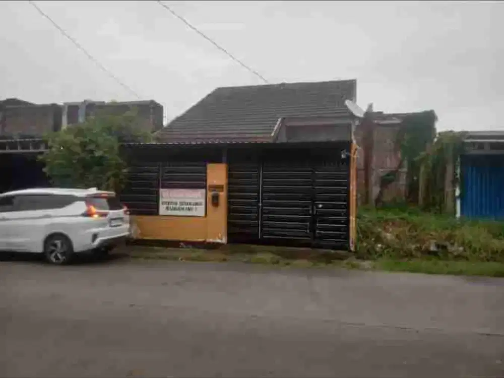 DIJUAL RUMAH PINGGIR JALAN RAYA, COCOK UNTUK USAHA, KANTOR, KOST