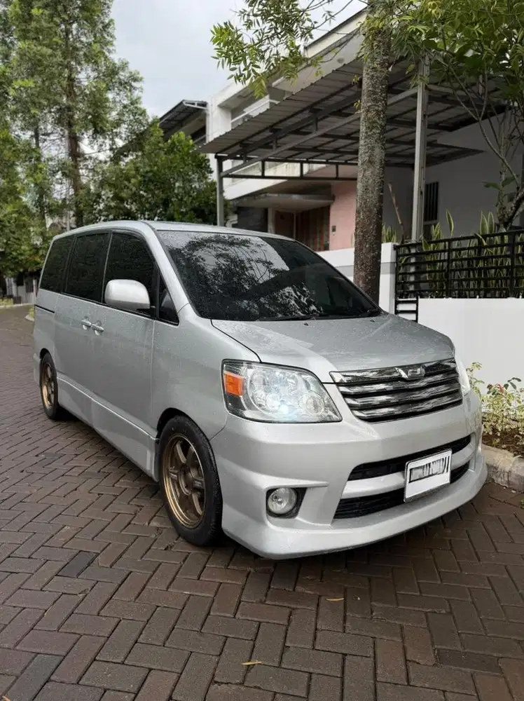 Toyota Noah Type S CBU 2005