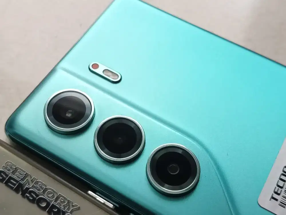 Handphone Tecno camon 40 4G Ram 8 Internal 256