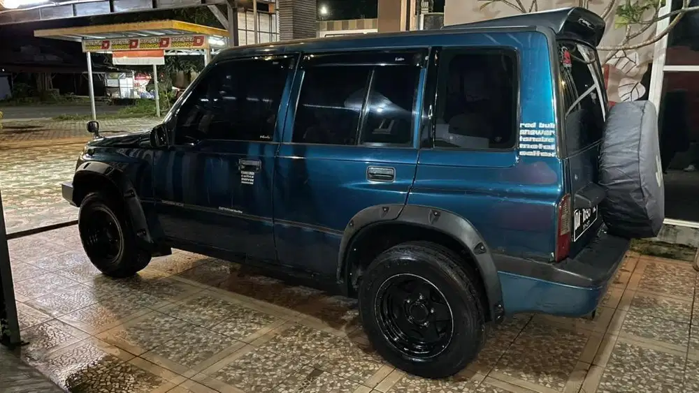 DIJUAL MOBIL SIDEKICK