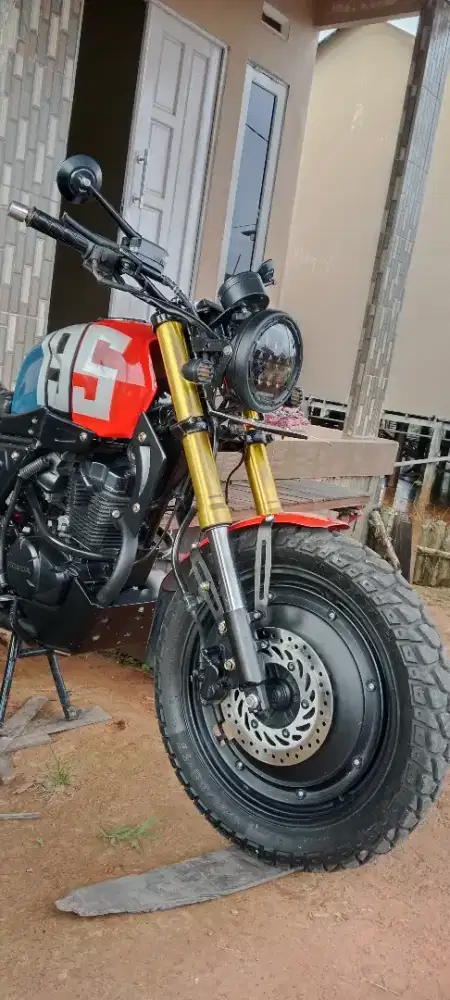 Dijual kendaraan megapro full modif  scrambler