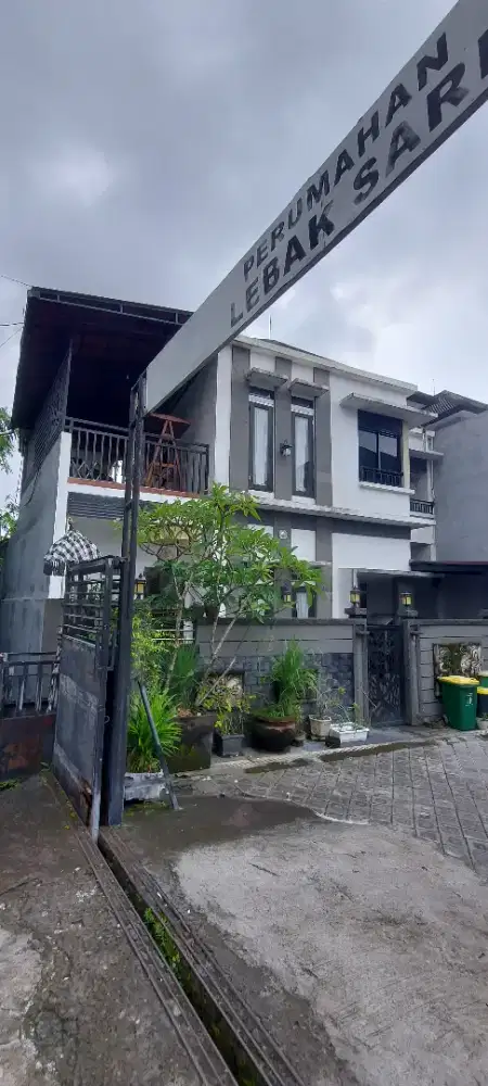 Rumah Modern Tropis Minimalis di Lokasi Strategis Pusat Kota