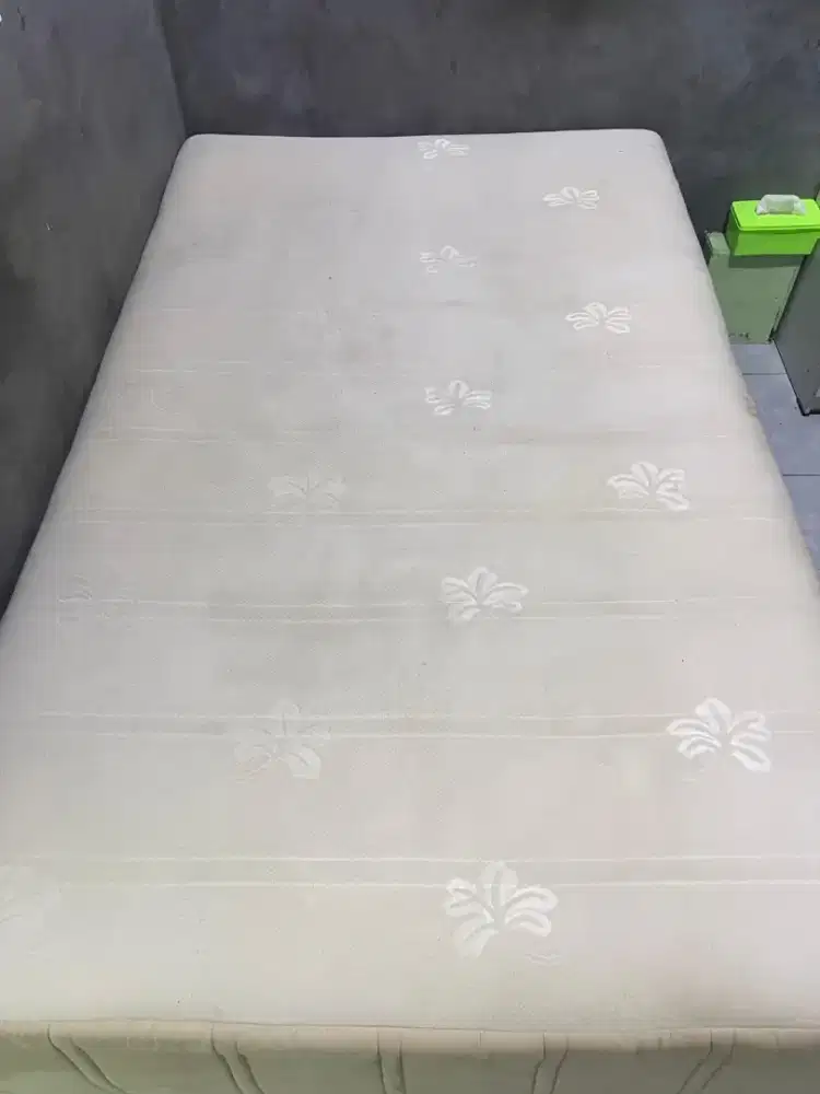 Kasur spring bed Dipan