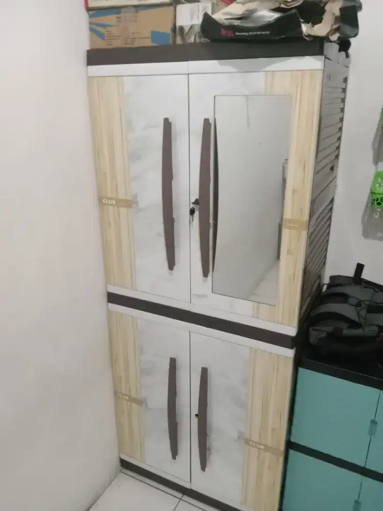 LEMARI PLASTIK 4 PINTU 2 SUSUN