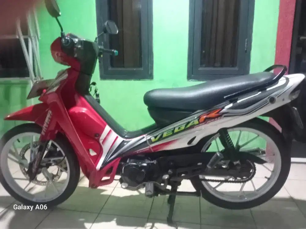 Yamaha Vega r tahun 2005 terawat dan pajak hidup