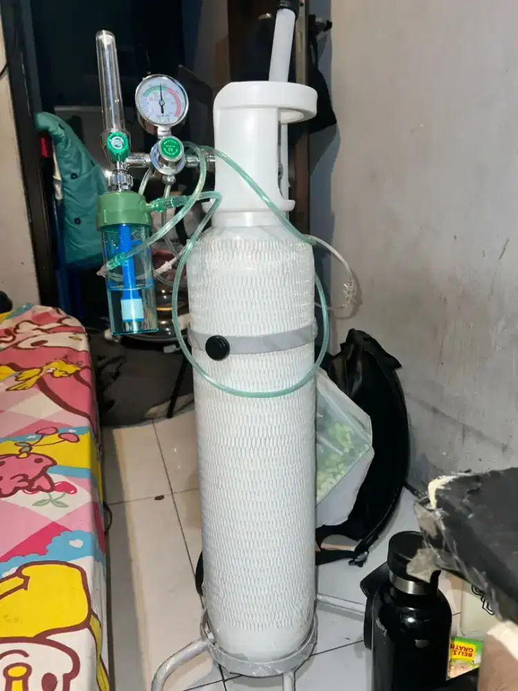 Tabung oksigen untuk pernapasan