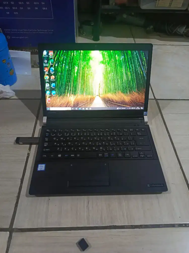 Laptop Toshiba Intel core i3 gen 7 Super slim