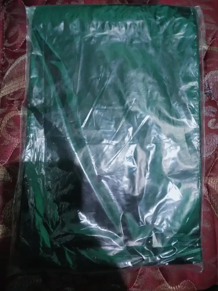 Plastik polymailer dan plastik wrapping