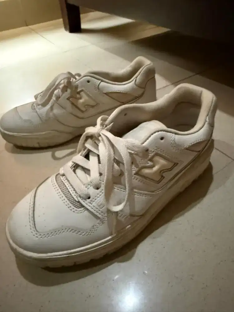 Preloved sepatu NB550