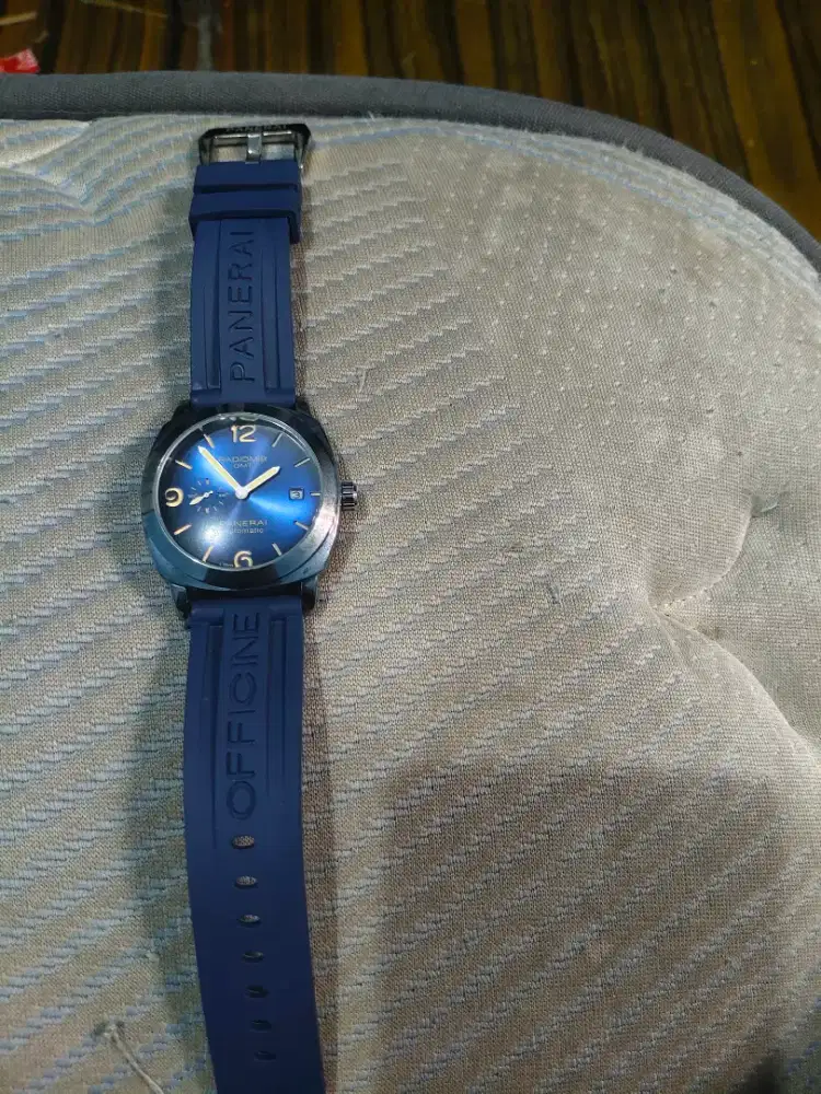 Jam ruber matic warna biru