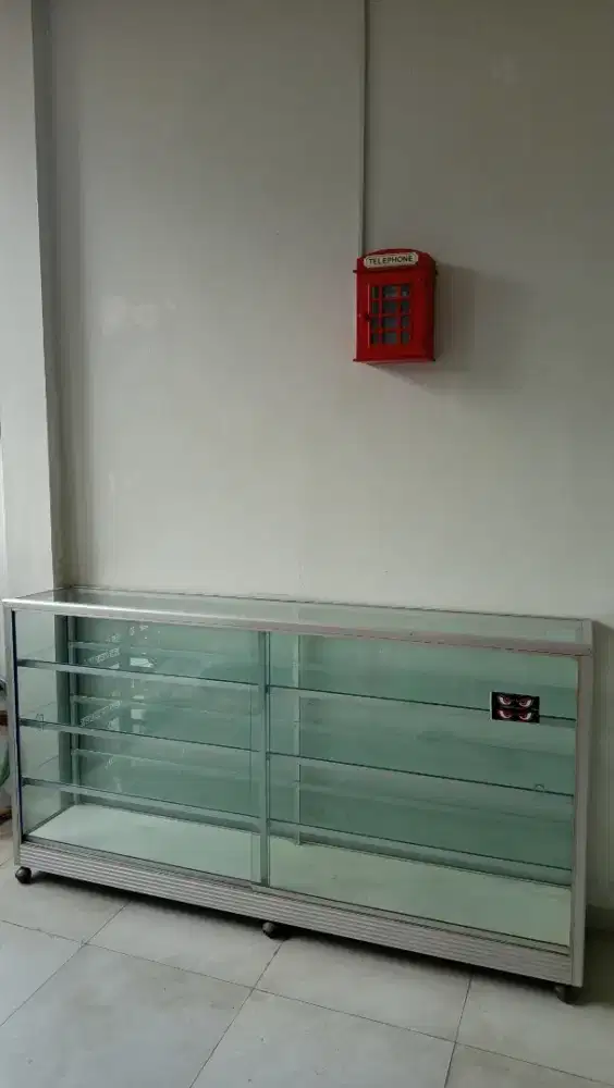 Jual Etalase Bekas ukuran 2 meter