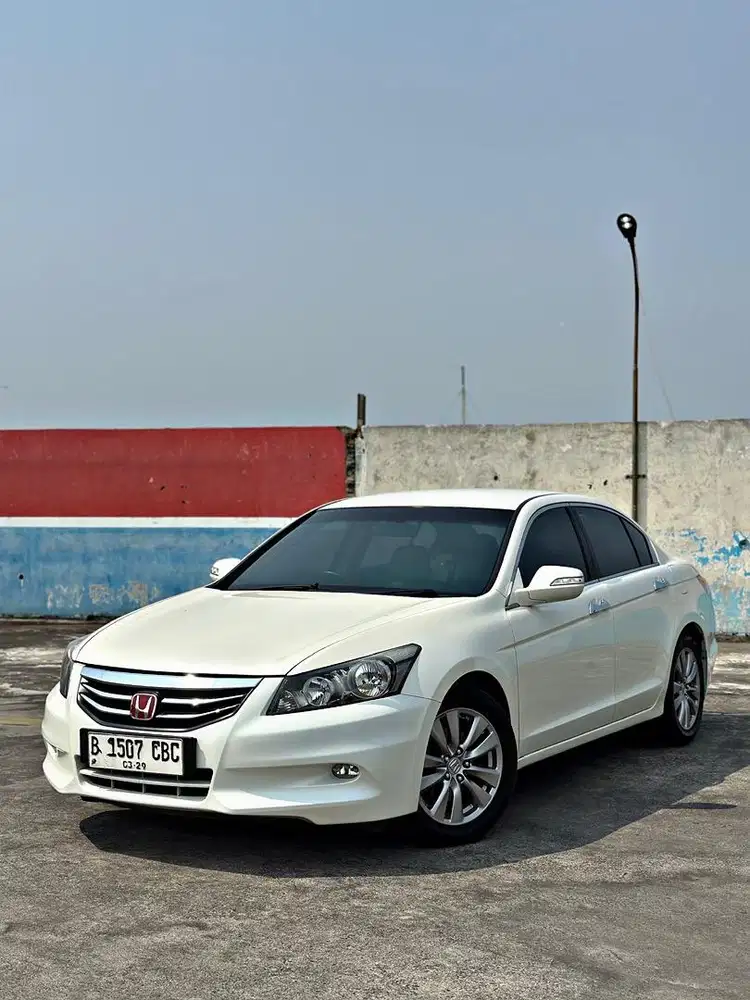 (CASH)Honda Accord VTI-L a/t 2012