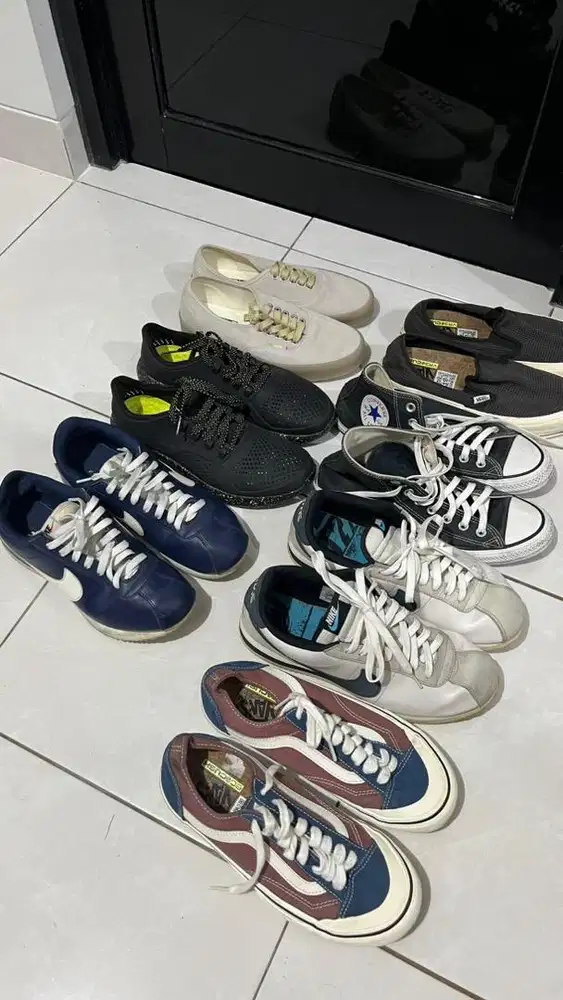 Bundling Vans, Nike, Convers, Crocs