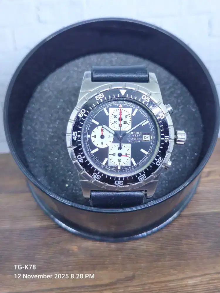 Casio cronograf 200m