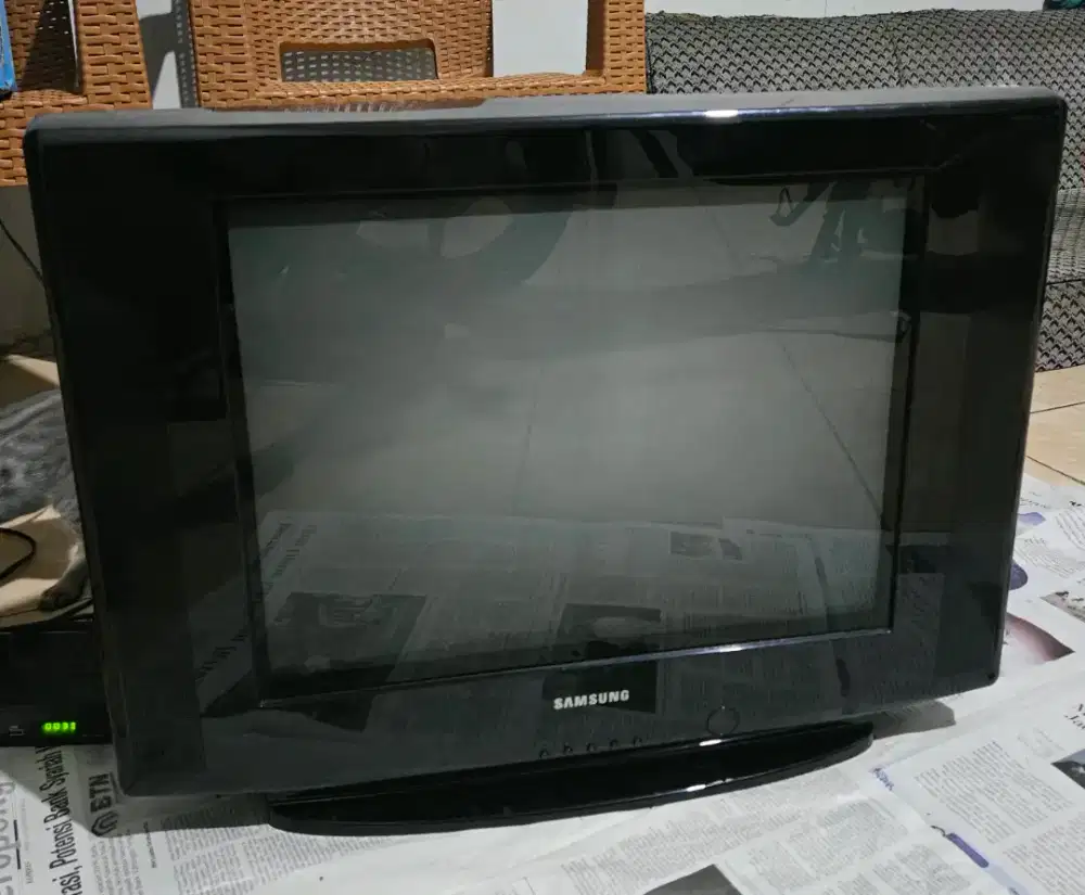 TV Samsung Slim CRT 21 inch