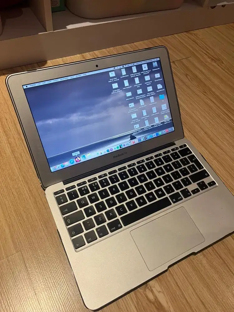 MACBOOK AIR 2015 (SANGAT MULUS)