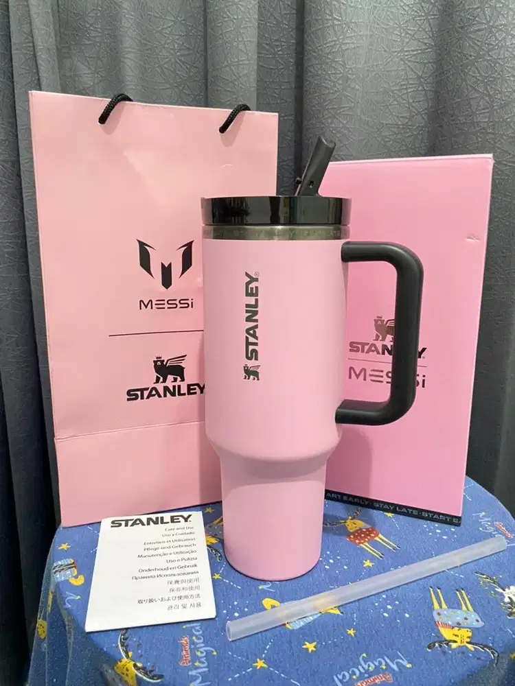 Tumbler Stanley 40oz X Messi Pink Limited Edition