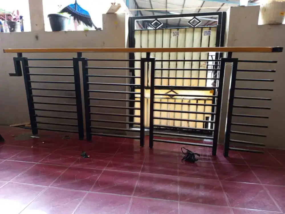 Pagar balkon bekas minimalis