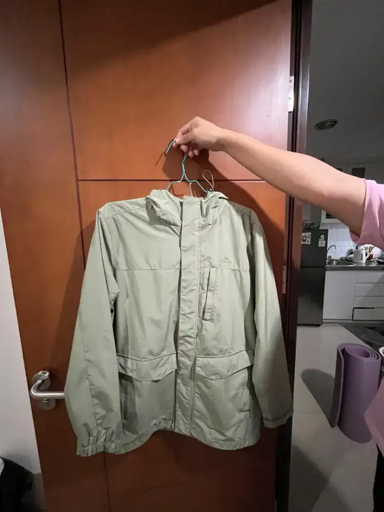Jaket Eiger Windbreaker 99% Baru