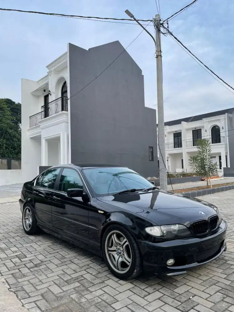 BMW 318i 2004 Bensin