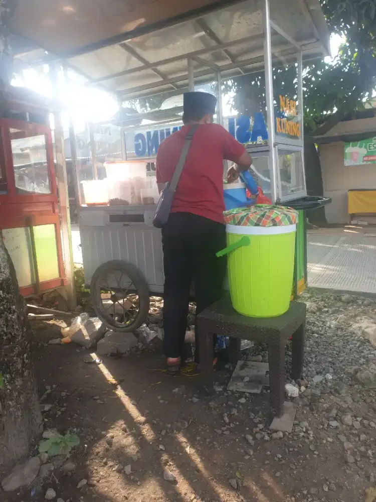 Over usaha jualan nasi kuning produktif dari tahun 2019