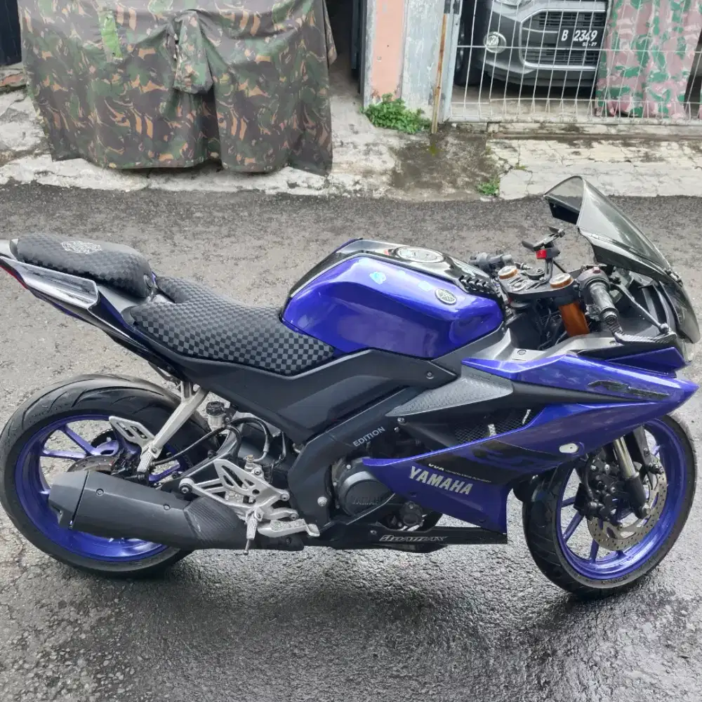 Yamaha R 15 biru style