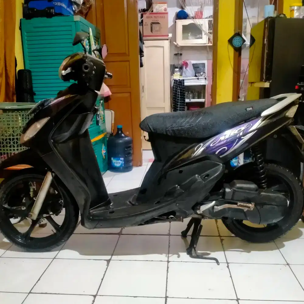 Mio smile warna hitam