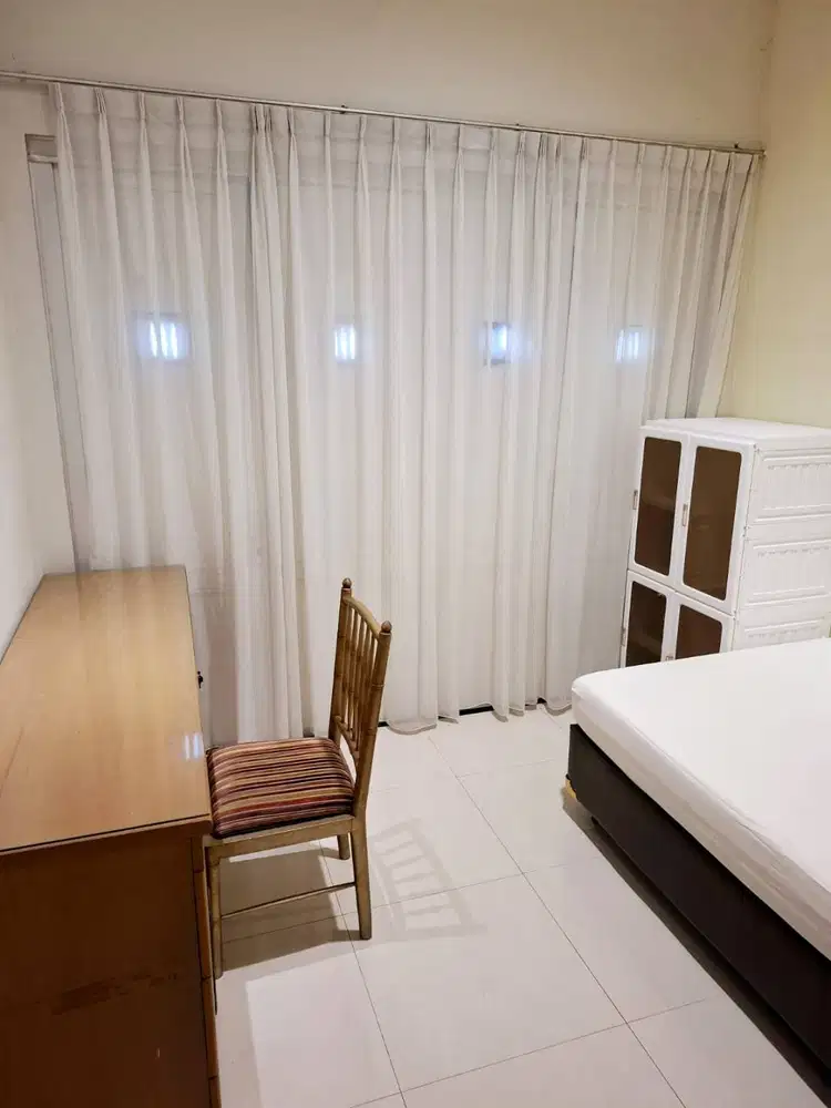 Kost Khusus Wanita Cluster Newton Gading Serpong seberang kampus UMN