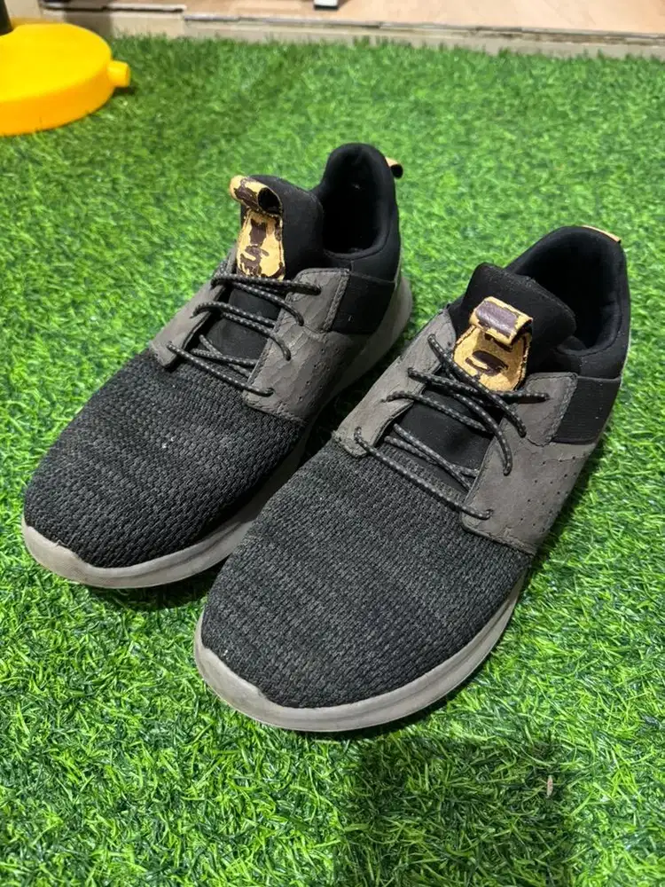 Sepatu skechers
