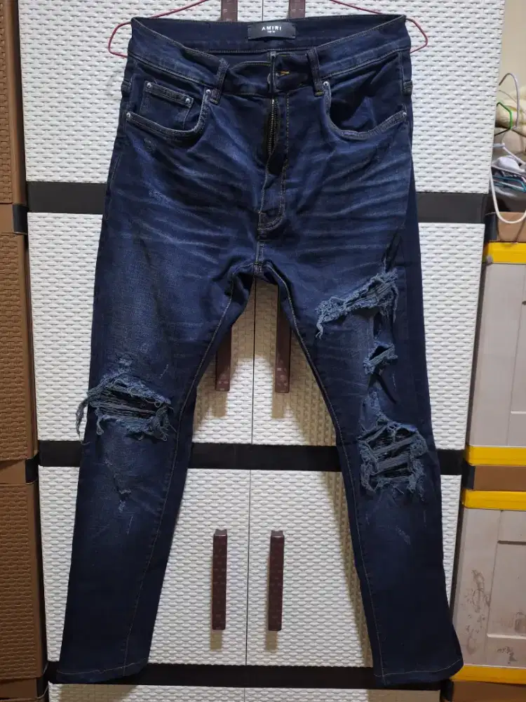 AMIRI MX1 DISTRESSED JEANS