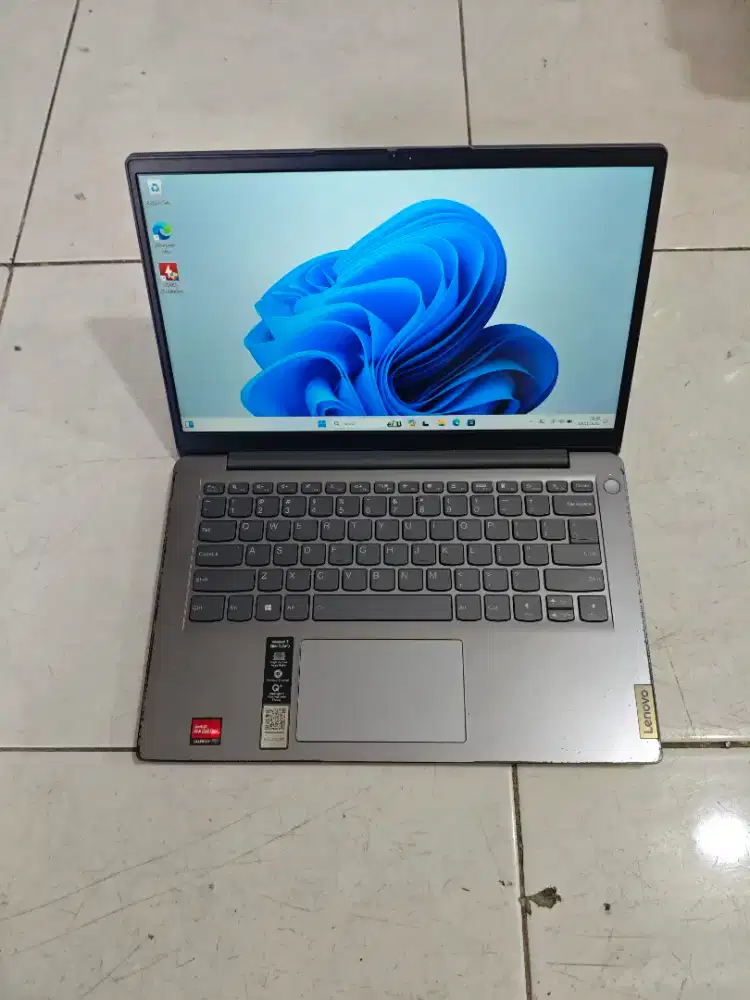 Lenovo Ideapad slim 3 Amd Ryzen 5 5500U RAM 8GB SSD 512GB FULL HD