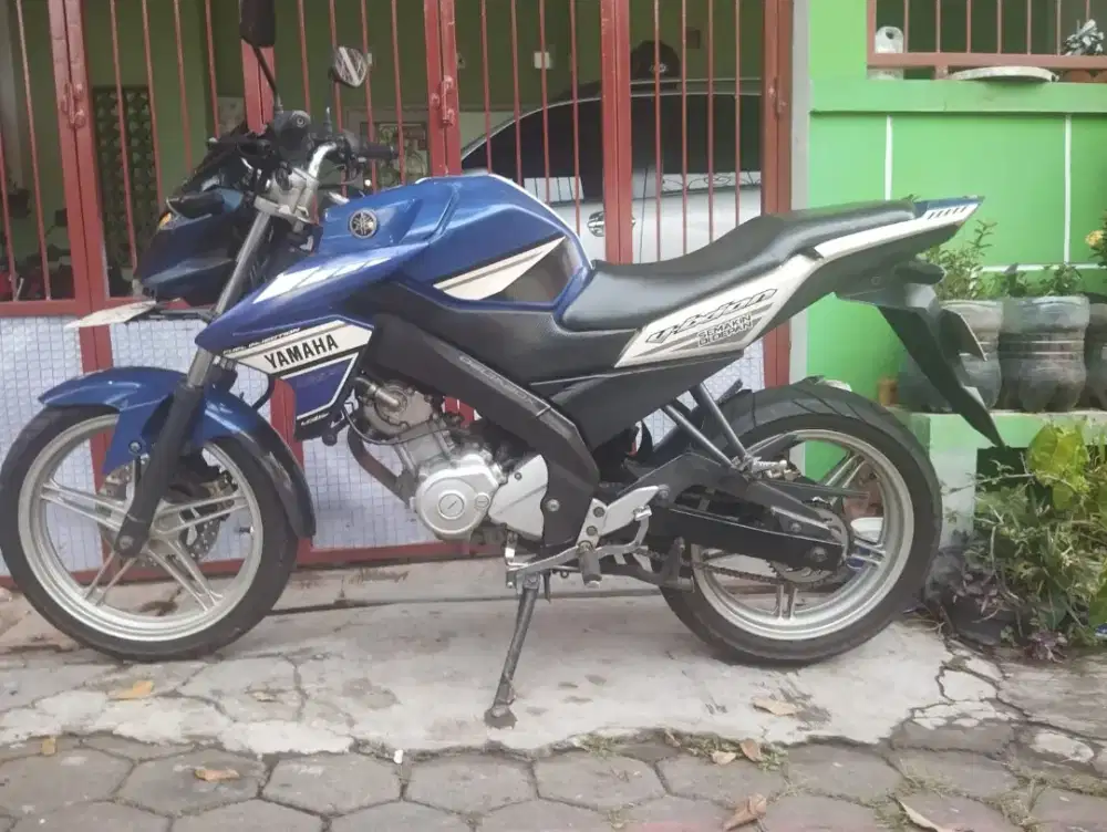 Dijual Yamaha V-Ixion 2013