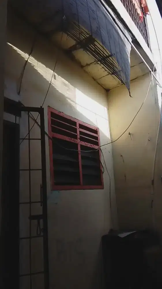 Rumah kampung dekat pasar Cipadu 2