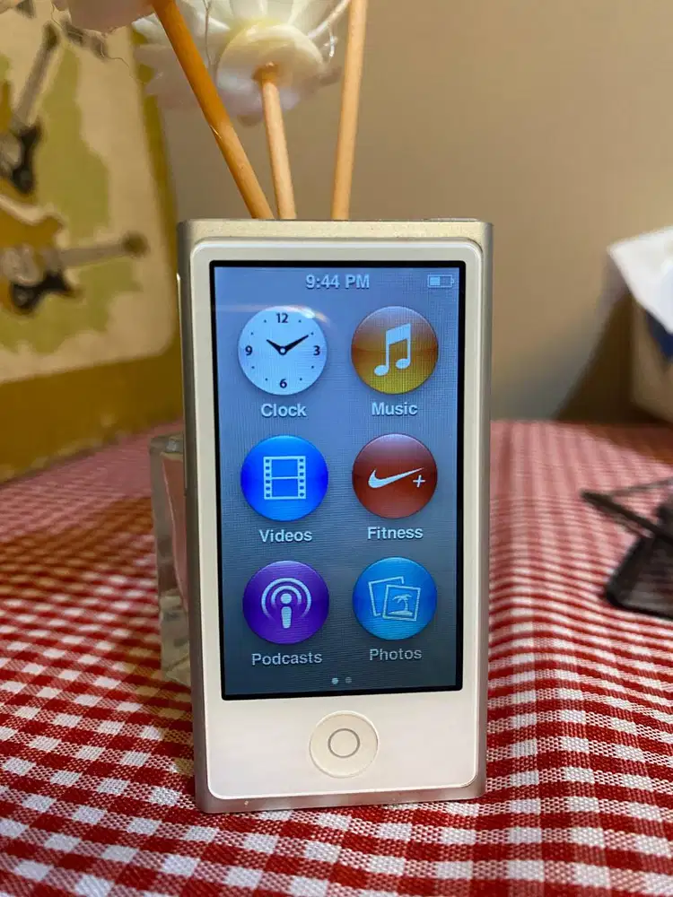 Apple iPod nano Gen 7 A1446a 16Gb Player Audio