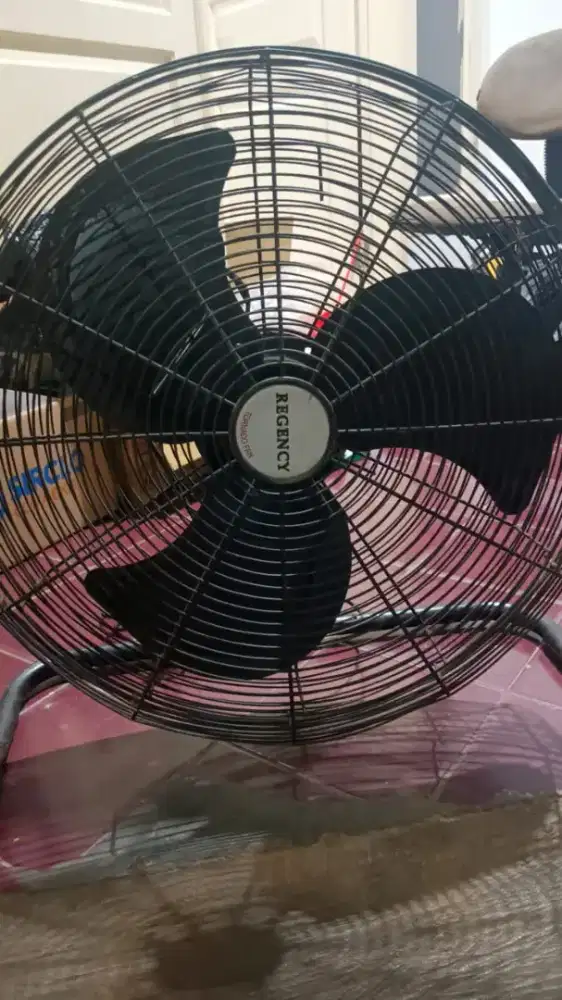 KIPAS ANGIN BESI REGENCY TORNADO FAN 18 INCH