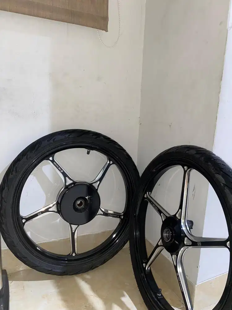 VELEG VND AK55 ring 17 BEAT