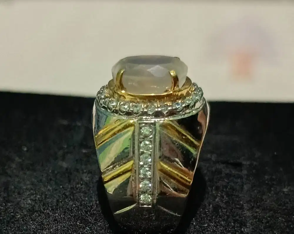 Natural Moonstone(Orthoclase Feldspar) Sri lanka