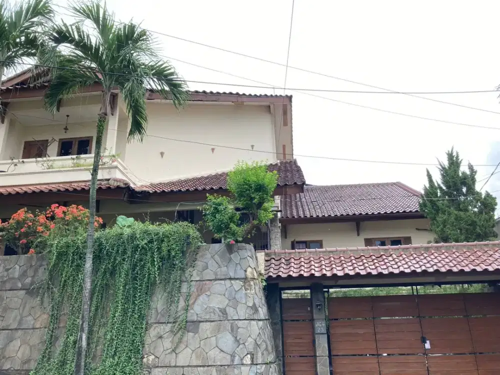 Dijual Rumah Nyaman Asri Mewah di Maleo Raya Bintaro Jaya, Tangerang Selatan