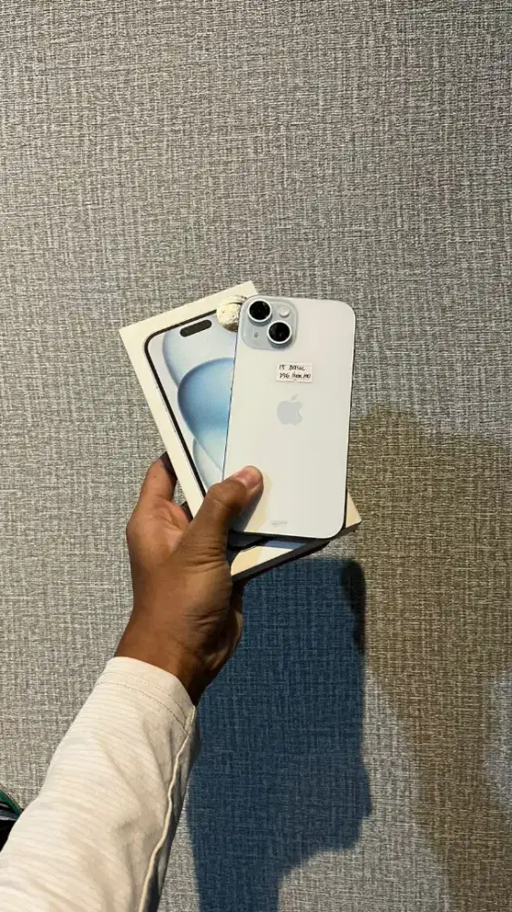IPHONE 15 256GB BLUE IBOX ON GARANSI