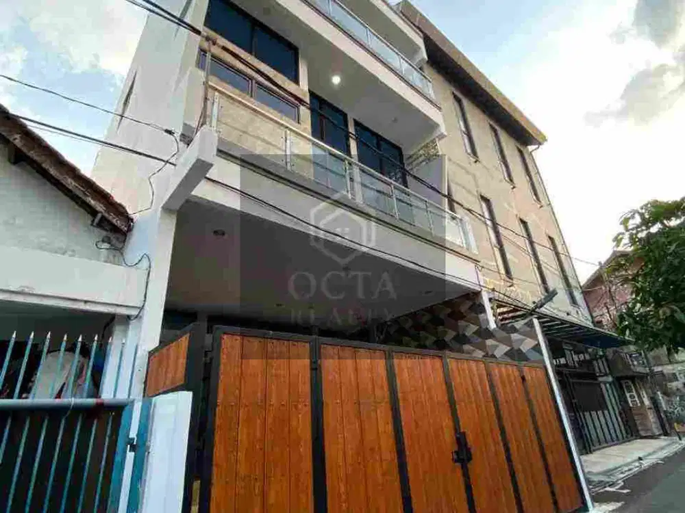 Di Jual Rumah Baru 3 Lantai - Desain Kontemporer, Strategis dan Bebas Banjir di Tebet Jakarta Selatan