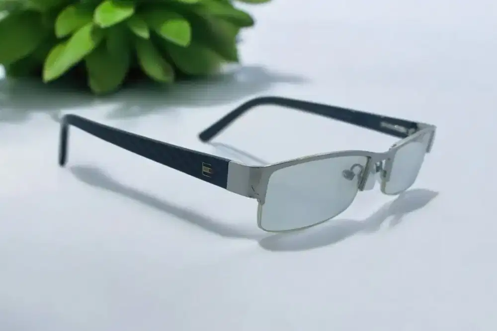 Frame kacamata tommy hilfiger original preloved