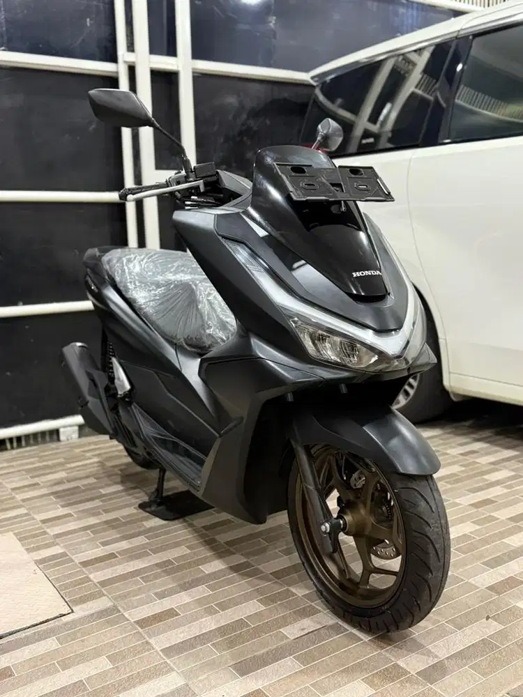 Honda NEW PCX 160 ABS FACELIFT Bulan 2 2025 Hitam NIK 2024