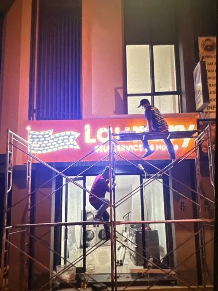 Lowongan kerja penjaga outlet laundry